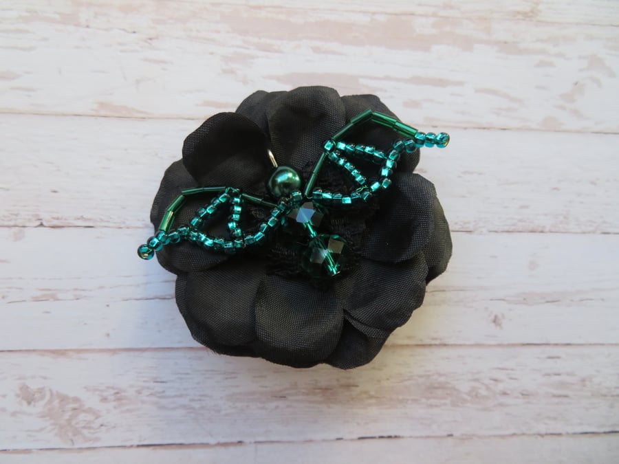 Black & Emerald Green Bead Crystal Bat Gothic Halloween Brooch Gift Wedding
