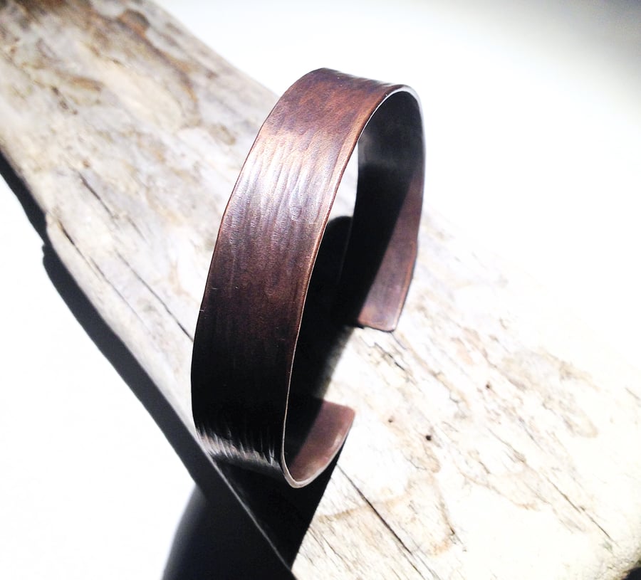 Antiqued and Hammered Copper Cuff Bangle - UK Free Post