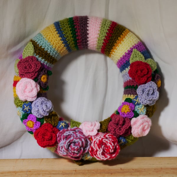 Blooming lovely crochet wreath. 