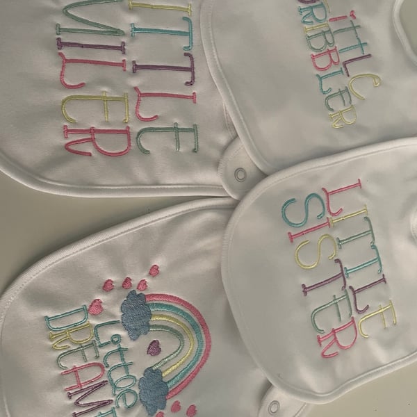 Baby bibs embroidered 