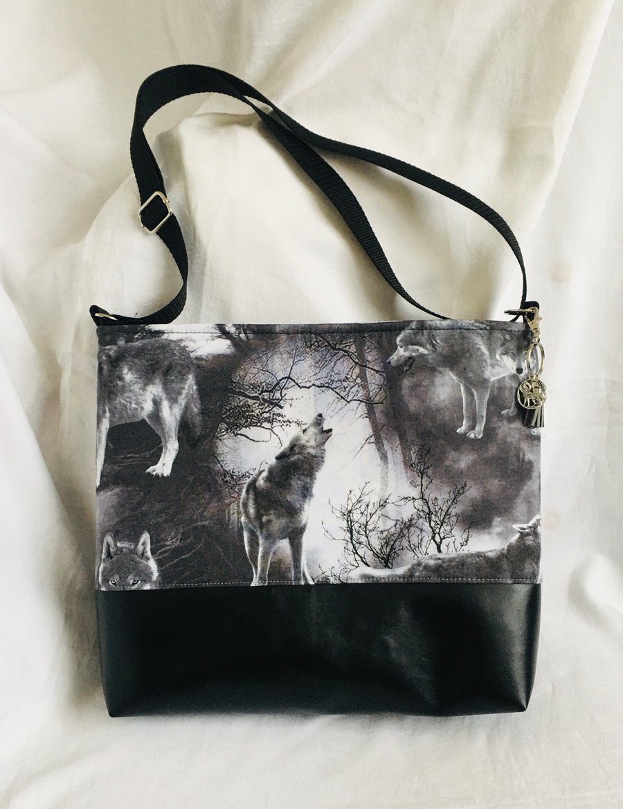 Stunning Shoulder or Crossbody Bag, Wolves Bag, Everyday Bag, Gift Ideas.