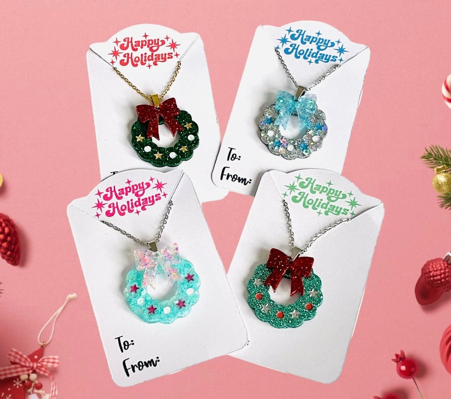 Christmas wreath pendant, Xmas jewellery, Christmas gift for friend, 