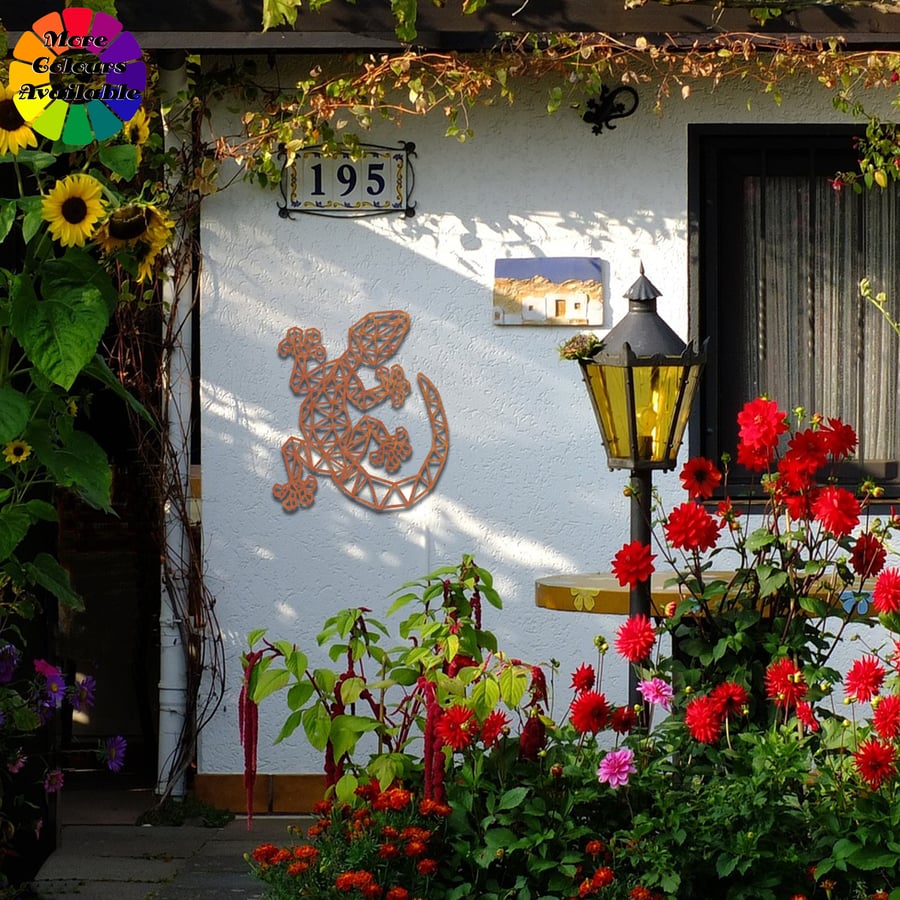 Rusty Metal Gecko Wall Decor: Unique Garden Sculpture & Gift for Birthdays