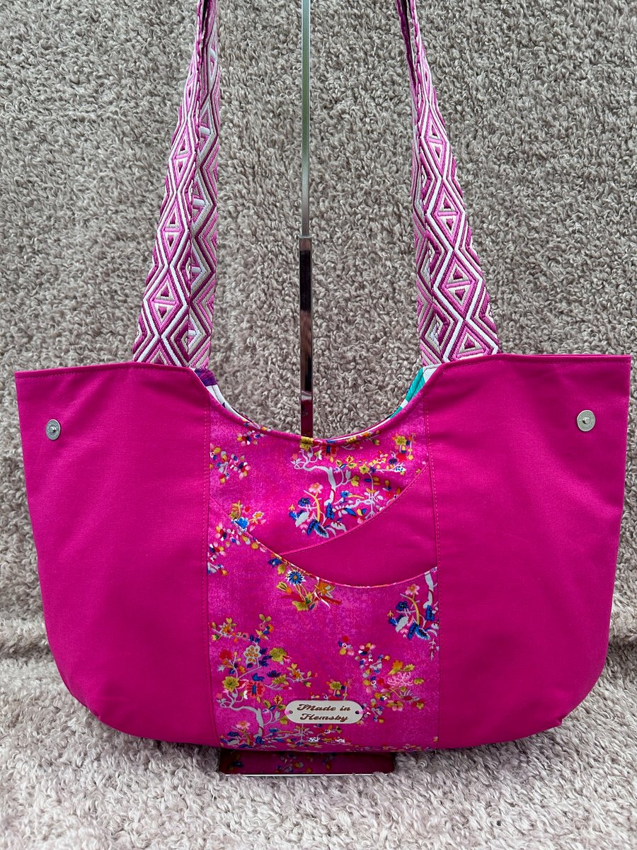 Stylish Everyday Medium Sized Handbag with Expandable Space - perfect pink