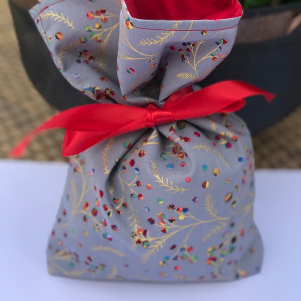Luxury Lined Fabric Christmas Gift Bags Reusable Wrapping Medium 20 x30cms