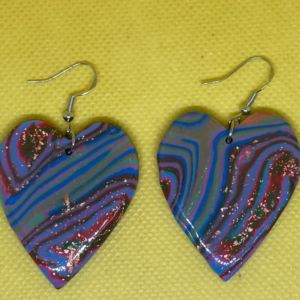 Handcrafted Marbled Polymer Clay Heart Earrings – Vibrant Rainbow & Gold Leaf Da