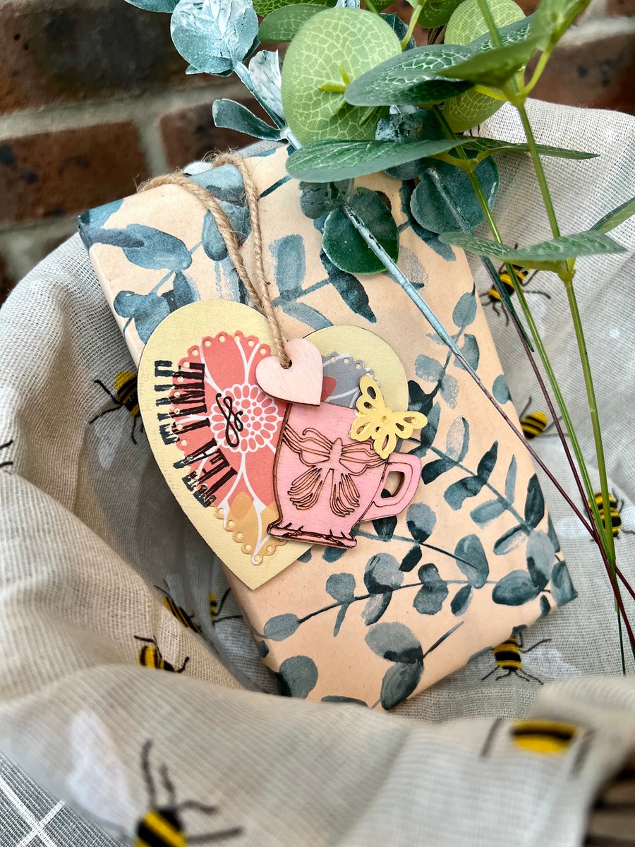 Wooden Hanging Decoration - Tea time heart 