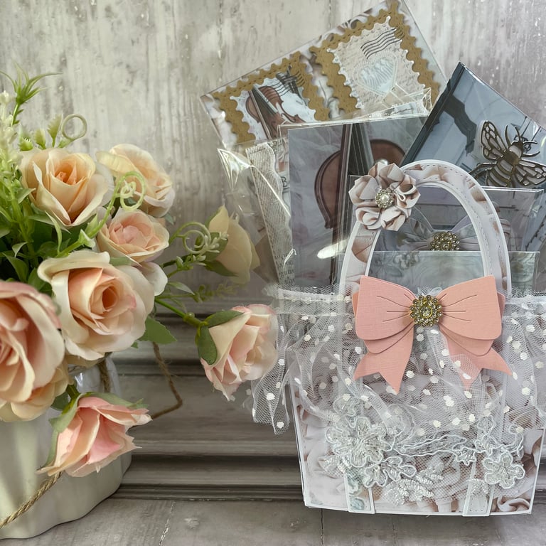 Gift Set Mini Tote with Journal & Ephemera by Carolee Crafts DTP 0017