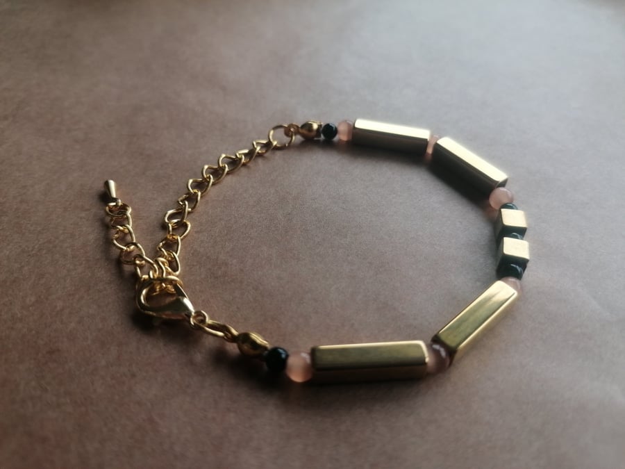 Green and peach, tea bracelet with gold. 