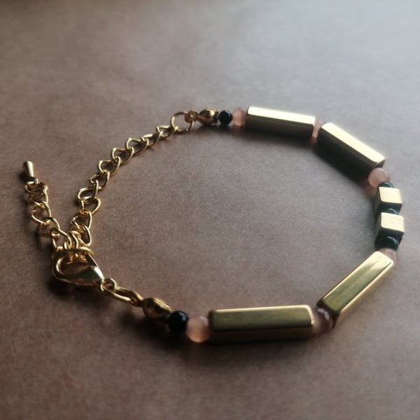 Green and peach, tea bracelet with gold. 