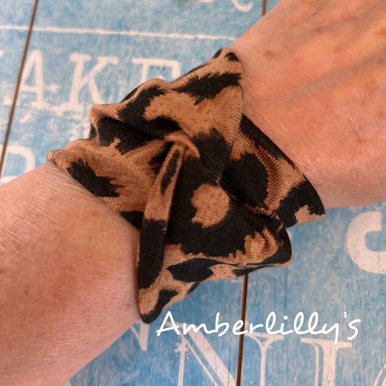 Animal print wide bracelet cuff in viscose jersey 