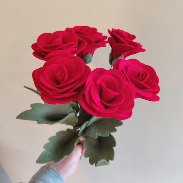Handmade Felt Rose Bouquet: Everlasting Floral Arrangement