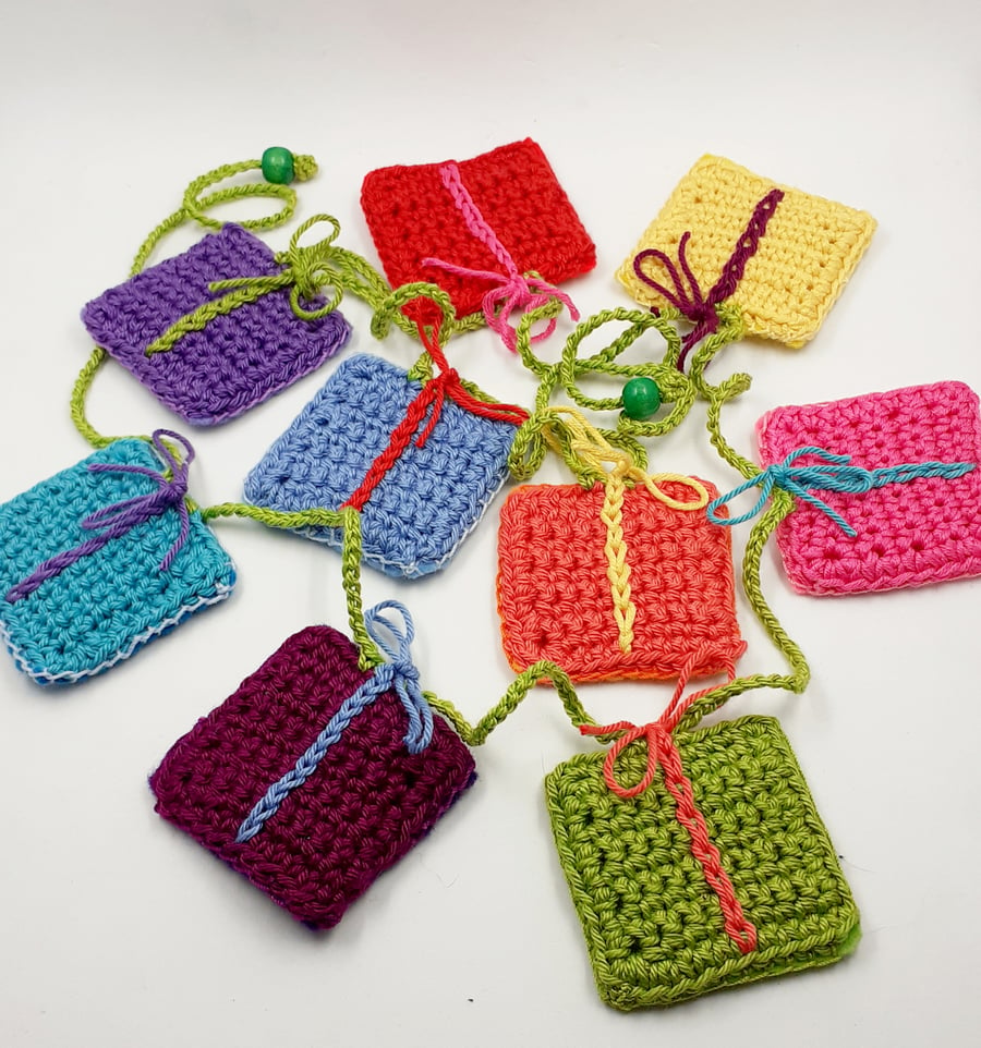 Crochet Parcels Garland 