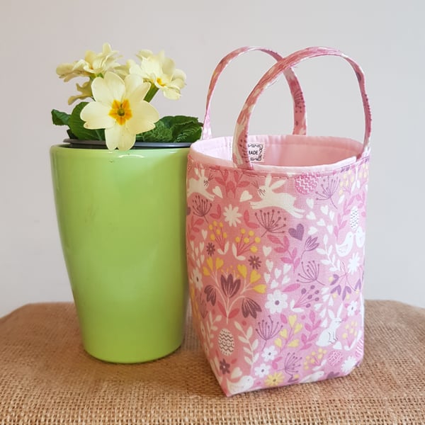 Mini Easter gift bag: bunnies on pink
