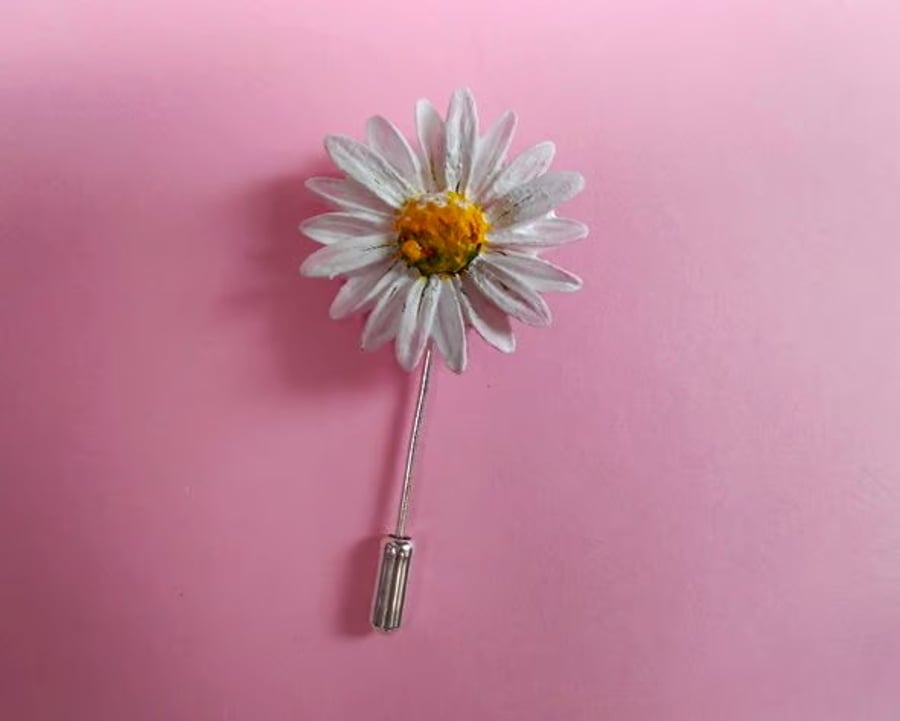 WHITE DAISY PIN : Hand Painted Marguerite Daisy Lapel Flower Brooch