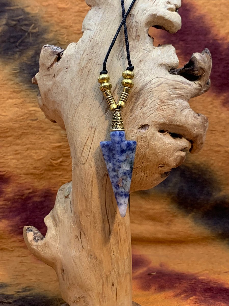NECKLACE WITH SODALITE STONE AND TIBETAN BRASS STONES