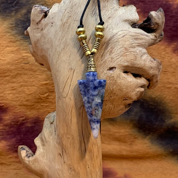 NECKLACE WITH SODALITE STONE AND TIBETAN BRASS STONES