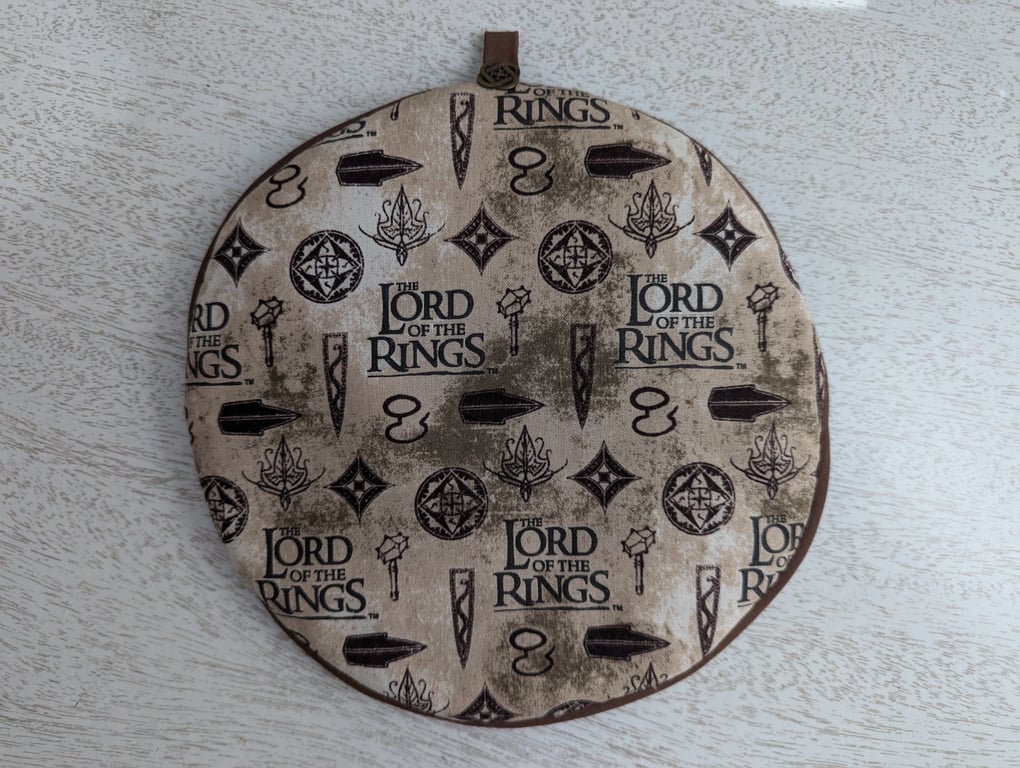 Sam Gamgee's Pot Holder for Rabbit (and Potato) Stew: Sigil Design
