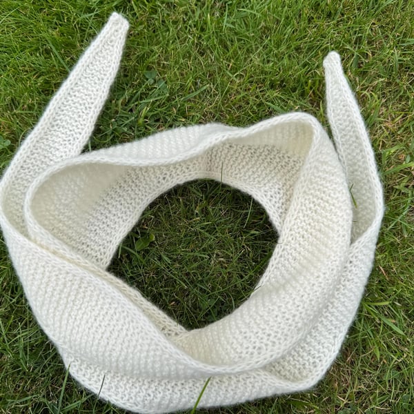 LUXURY CASHMERE Hand knitted cream Sophie Scarf , tapered, neck scarf