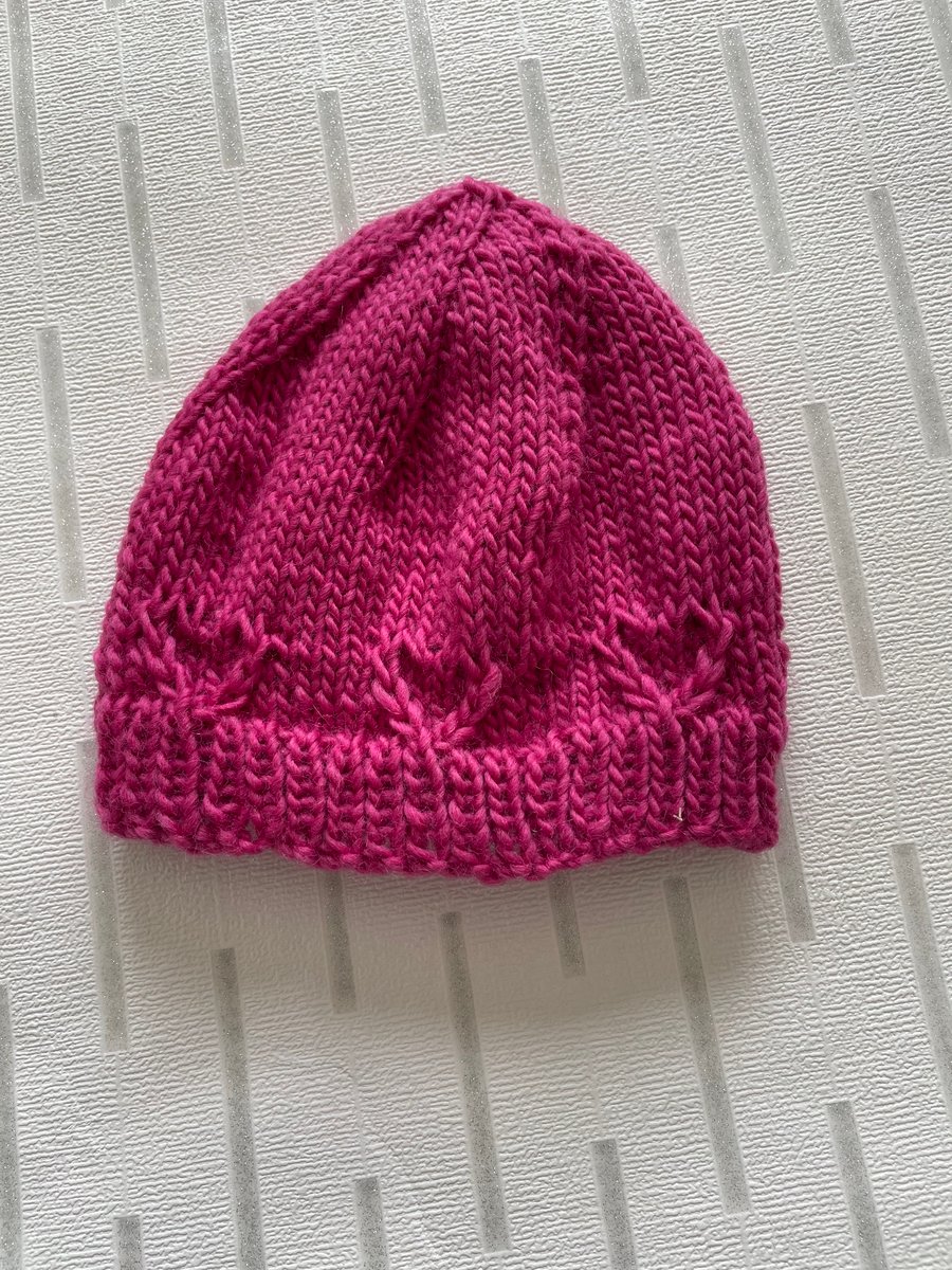 Beanie hat with heart border