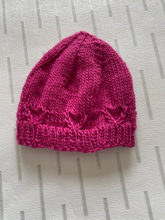 Beanie hat with heart border