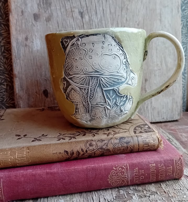 mushroom mug in moss green, handpainted ceramic pottery cup, stoneware handmade,