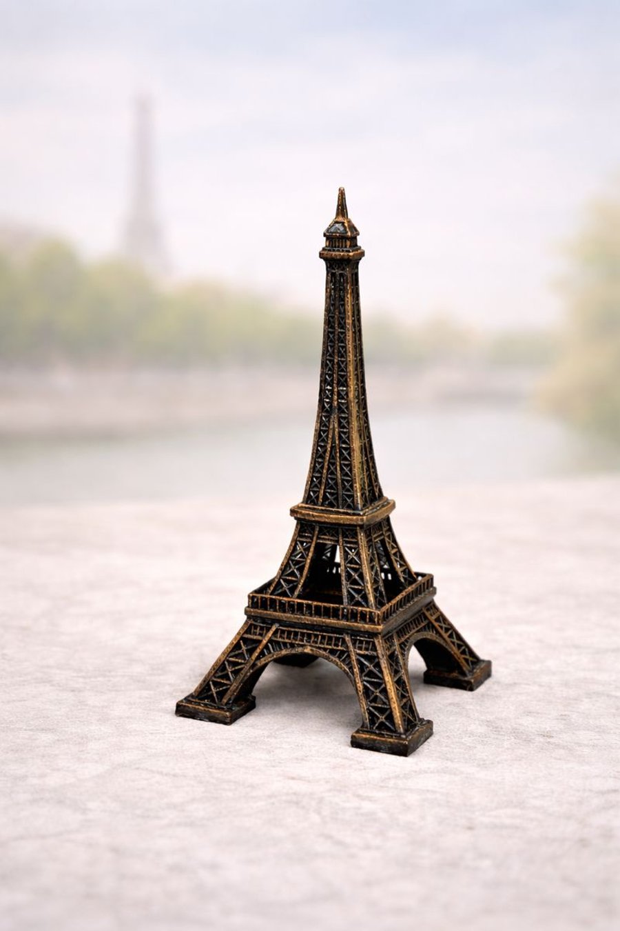 Handmade Mini Eiffel Tower Model – 3D Printed & Hand Finished, Custom Colours