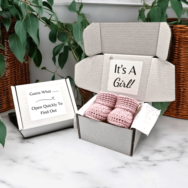 Gender Reveal Gift Box – It's a Girl Baby Reveal Gift