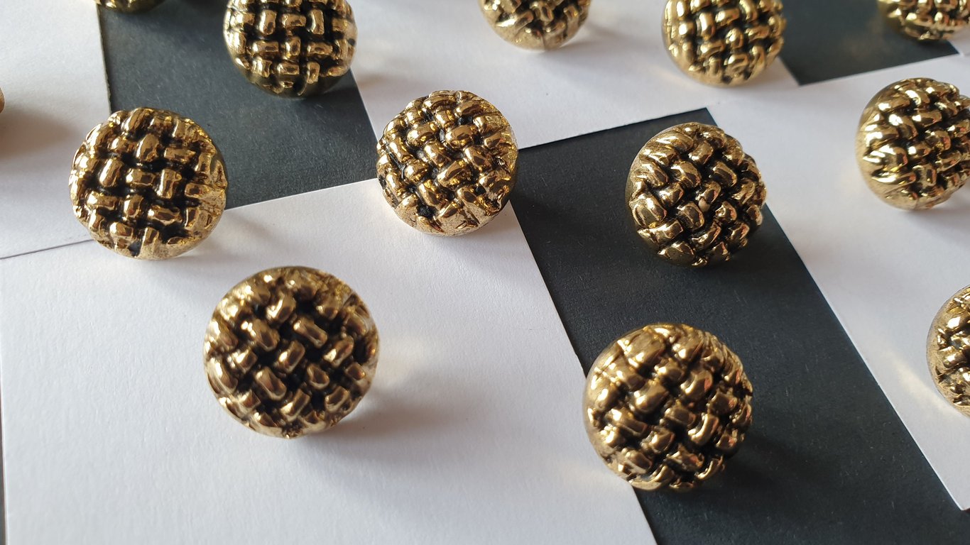 15mm 24L buttons Antique Gold Basket weave, lightweight