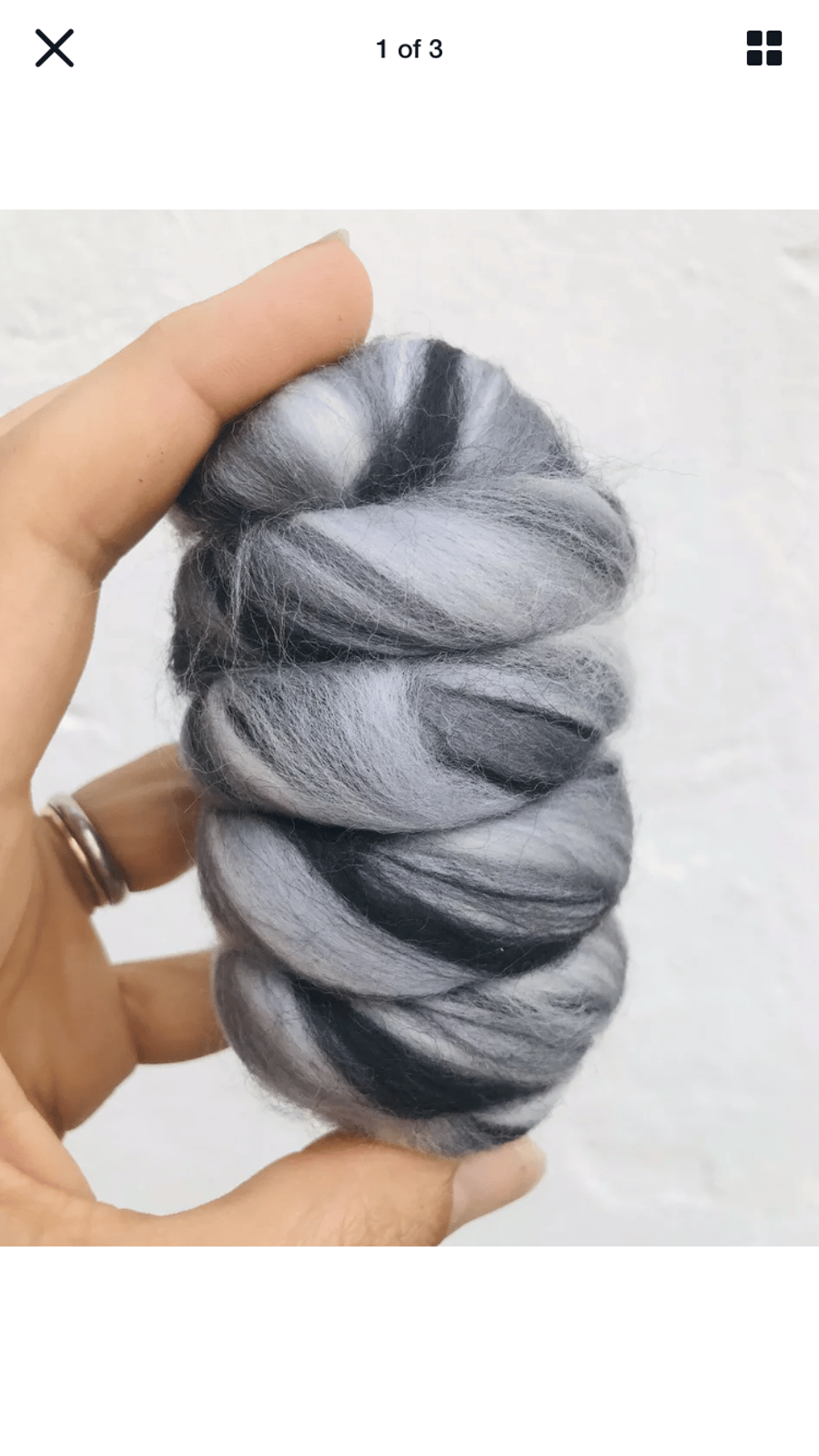 Merino wool, black and white stripy 10grams 