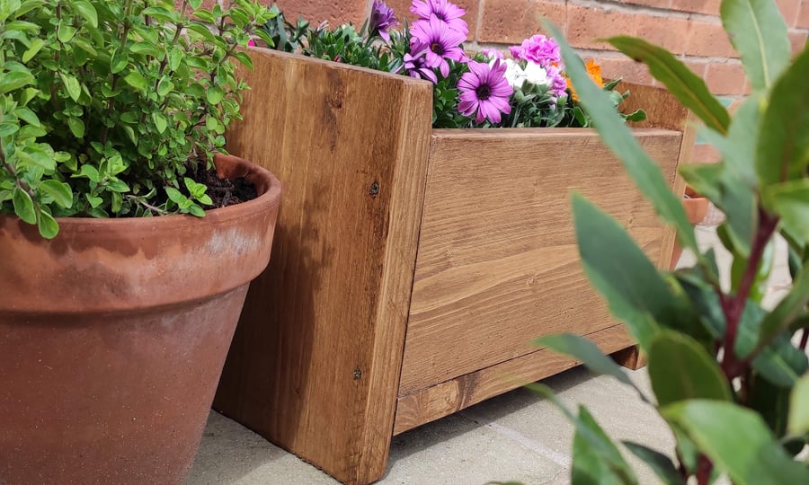 Benobo. Scaffold Board Trough Garden Planter