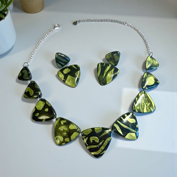 Green and Black Animal Print Necklace and Earrings Set  