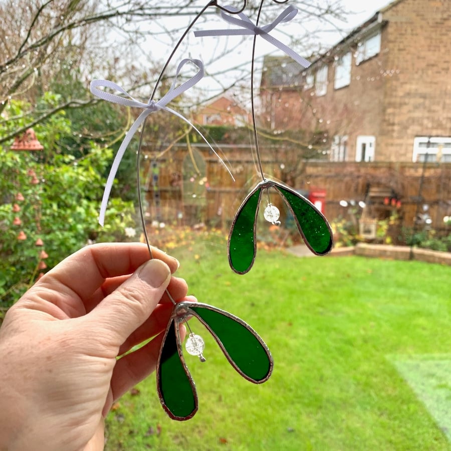Stained Glass Mistletoe Suncatcher - Handmade Window Decoration 