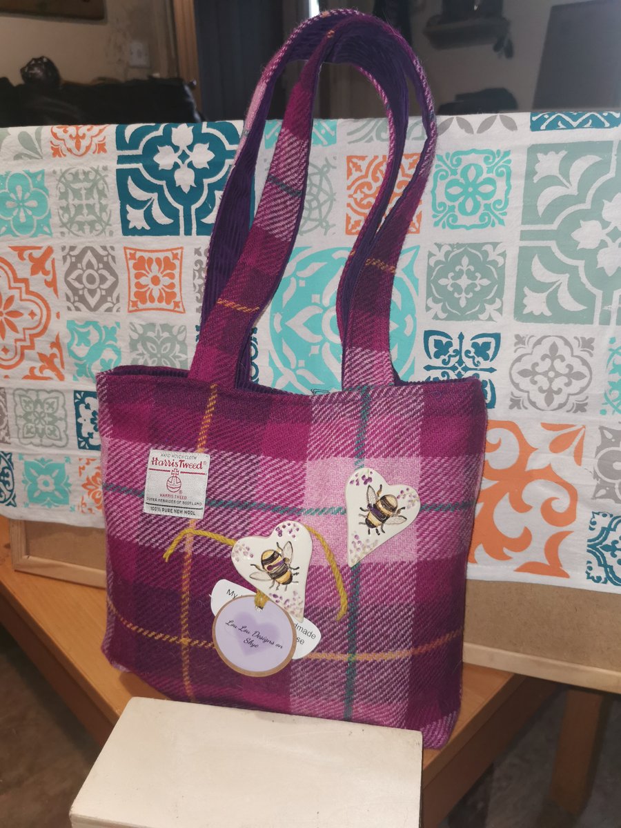 Harris Tweed medium. Shopper with handmade bee buttons 