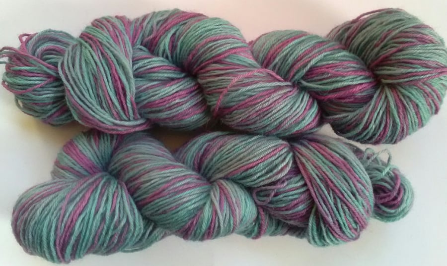 Hand-dyed Superwash 4PLY Sock Wool 100g jade purple