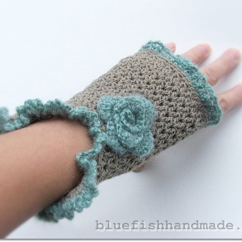 Victorian Style Crochet Mittens