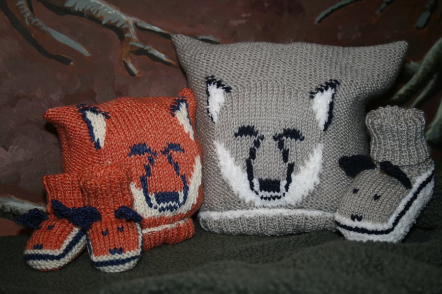 KNITTING PATTERN in Pdf - Fox and Wolf Cub Baby Hat and Booties