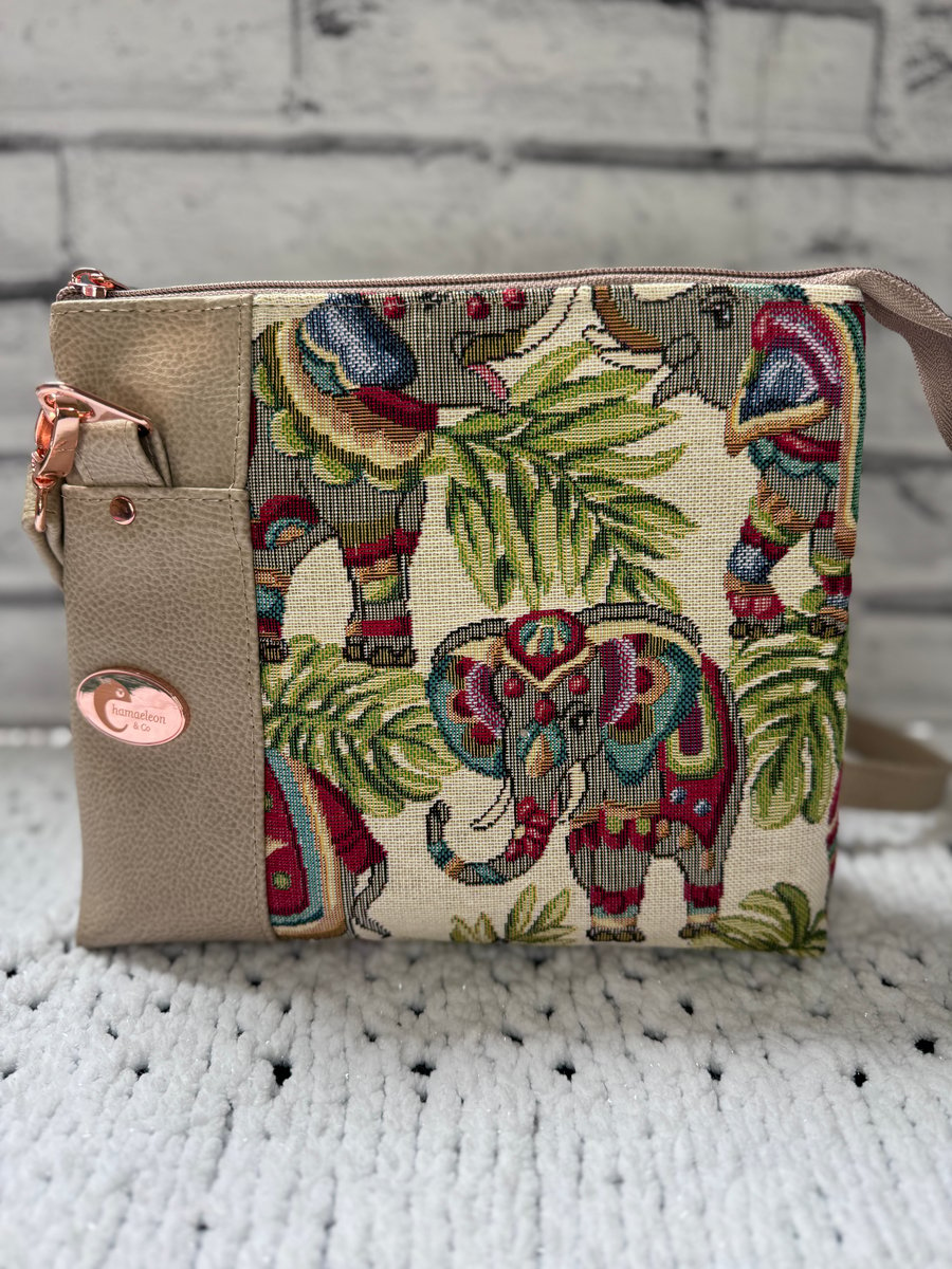 Crossbody bag in Elephant tabestry and Beige faux leather 