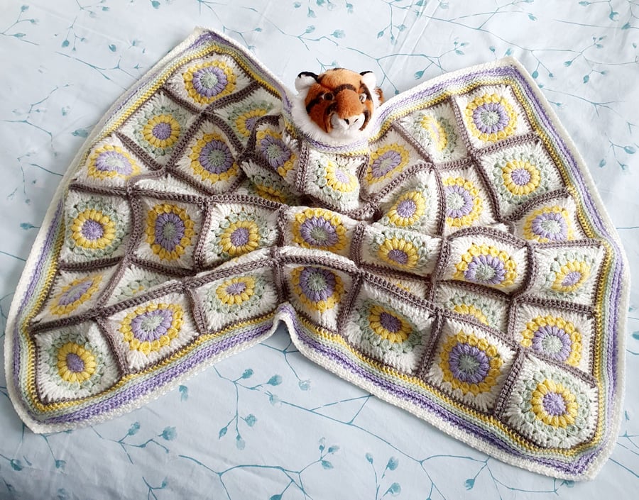 Unisex crochet baby blanket