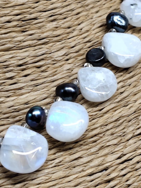 Messinghals 01. Rainbow Moonstone and Peacock Black Cultured Pearls Necklace by 