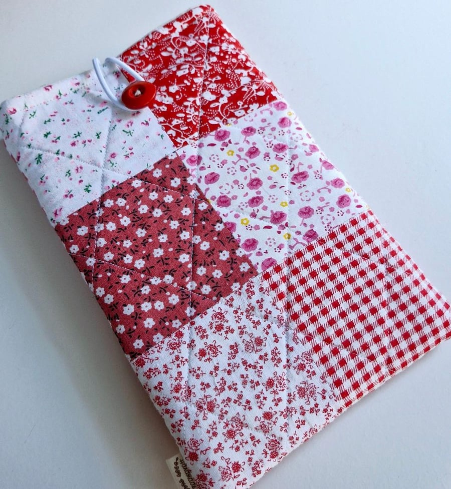 Quilted Red Patchwork eReader Kindle Gadget Notebook Book Sleeve Cover - Gift
