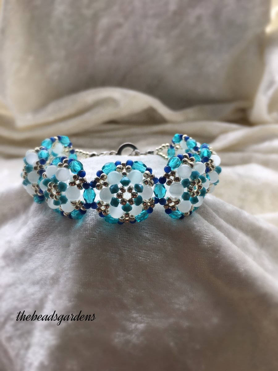 Summer blue flower bracelet 