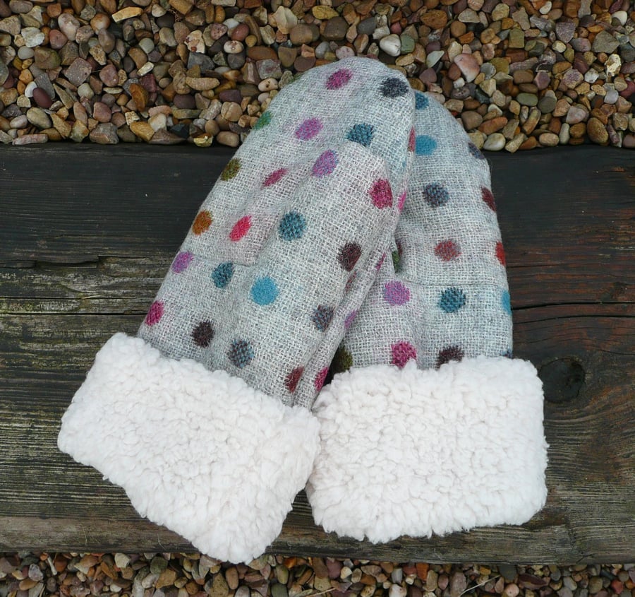 Ladies mittens british wool tweed and sherpa fleece gloves, grey wool tweed 