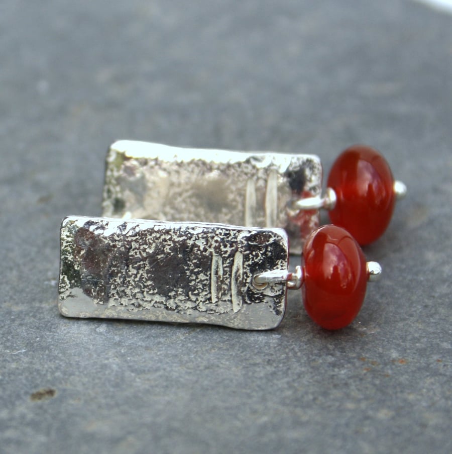 Notched silver and carnelian earrings