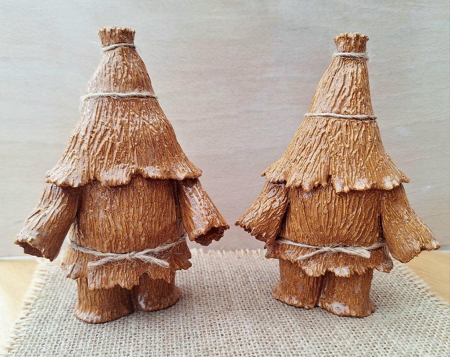 Straw Bear - ceramic figurine