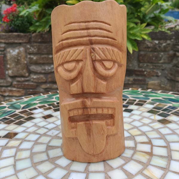 Stylised totem figure head 2