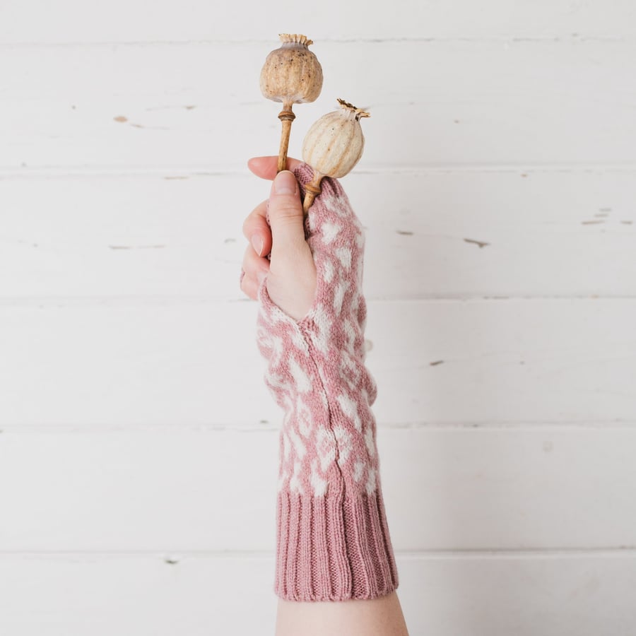 Leopard fingerless gloves - calamine pink and white