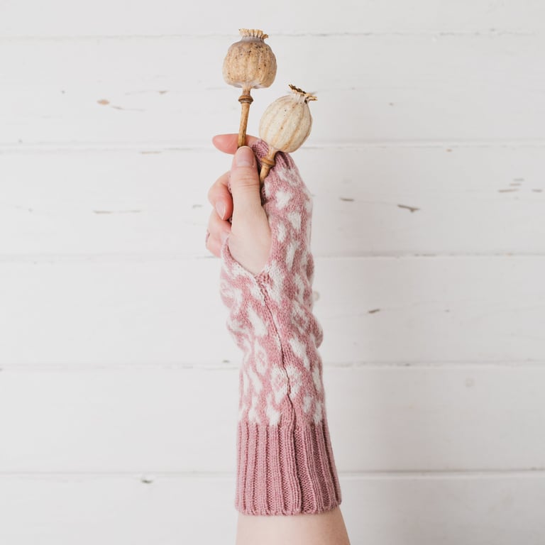 Leopard fingerless gloves - calamine pink and white