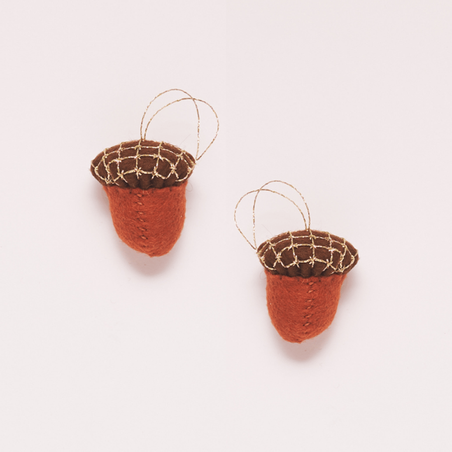 2 Embroidered acorn, hanging decorations
