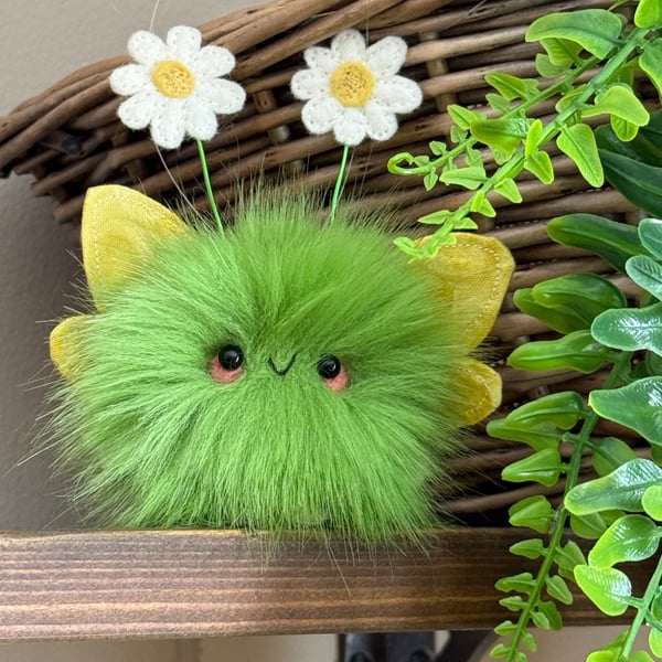 Tiny Plush Daisy Fairy Art Doll